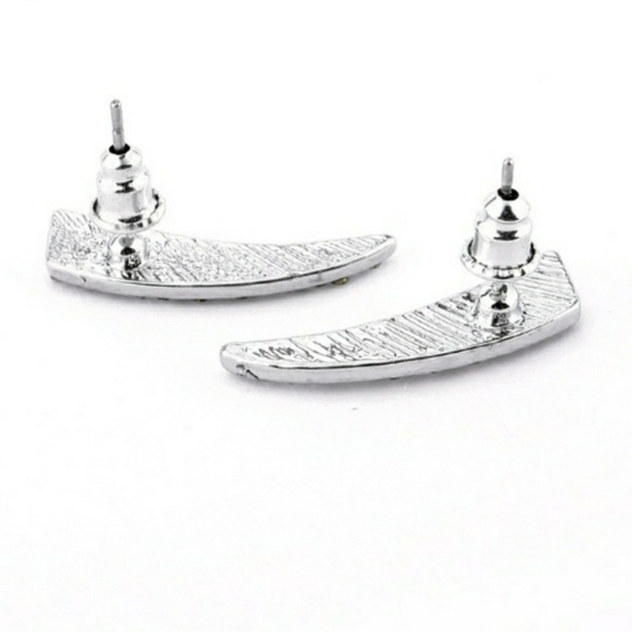 ❤ 4/$18❤ Silver Rhinestone Stud Ear Climbers - Picture 4 of 7